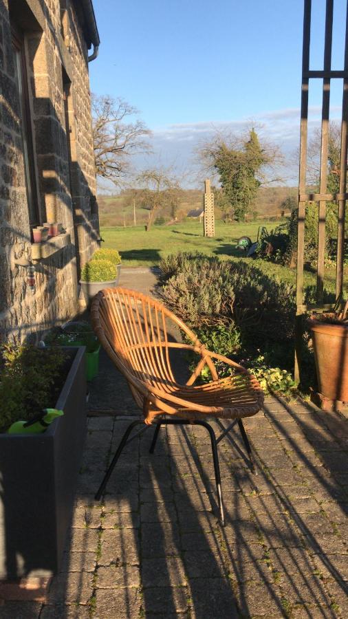 Bed and Breakfast Le Jardin Des Fees Savigny-le-Vieux Exterior foto