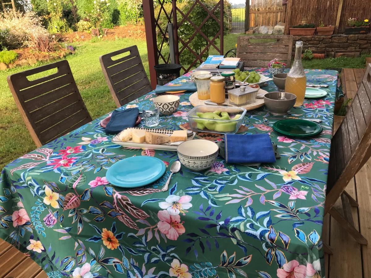 Bed and Breakfast Le Jardin Des Fees Savigny-le-Vieux Exterior foto