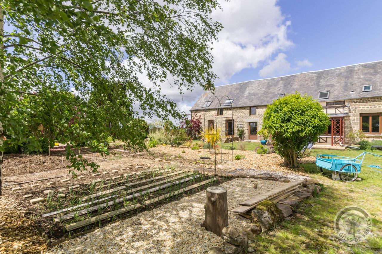 Bed and Breakfast Le Jardin Des Fees Savigny-le-Vieux Exterior foto