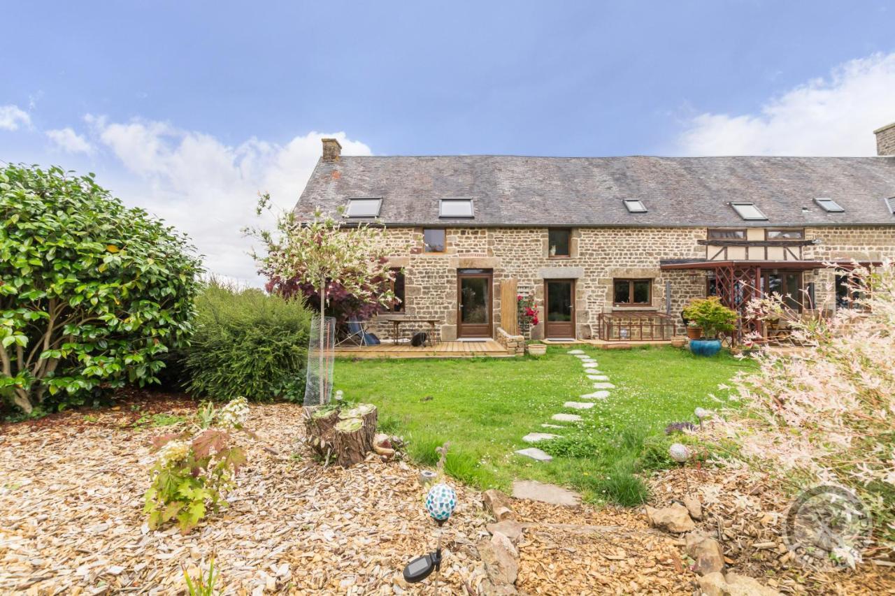 Bed and Breakfast Le Jardin Des Fees Savigny-le-Vieux Exterior foto